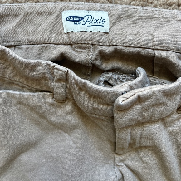 Old navy pixie pants - Picture 3 of 4